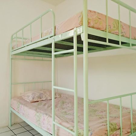 Griya Backpacker Pak Yon Bed and Breakfast Malang Eksteriør billede
