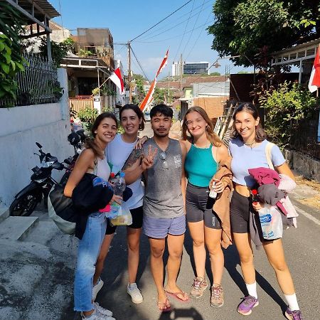Griya Backpacker Pak Yon Bed and Breakfast Malang Eksteriør billede