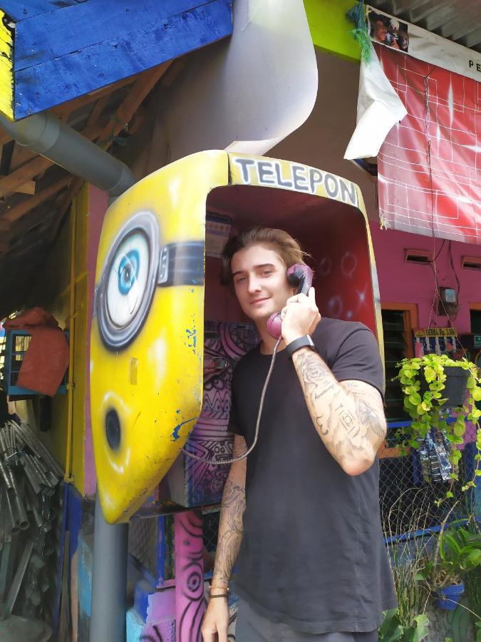 Griya Backpacker Pak Yon Bed and Breakfast Malang Eksteriør billede