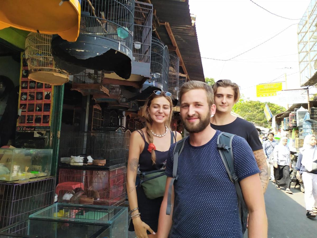 Griya Backpacker Pak Yon Bed and Breakfast Malang Eksteriør billede