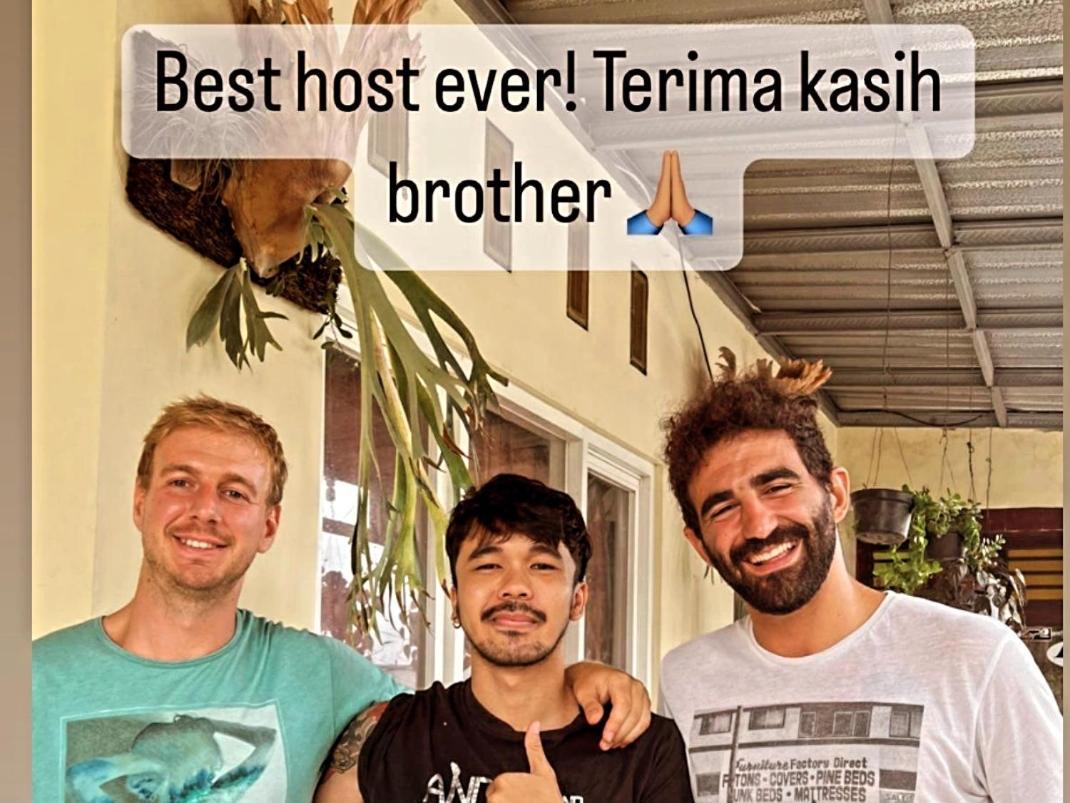 Griya Backpacker Pak Yon Bed and Breakfast Malang Eksteriør billede